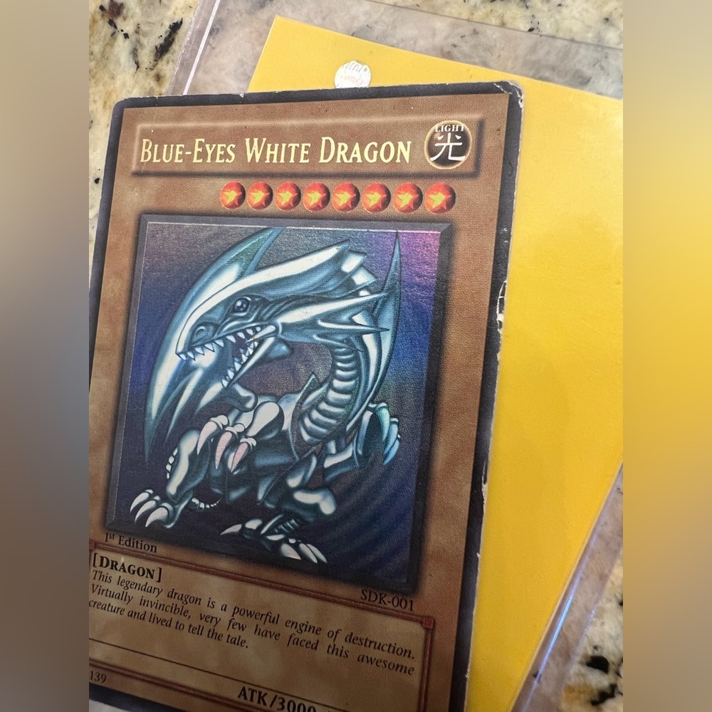 Blue-Eyes White Dragon Trading Card Set - Picture 11 of 12